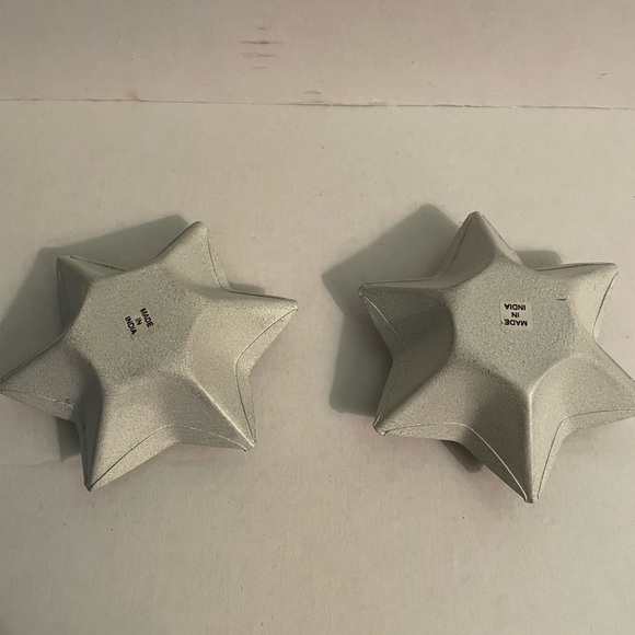 Pip Berry 4pc set, 2 Candle wreaths & 2 Colonial tin Star Candleholders - Picture 8 of 13